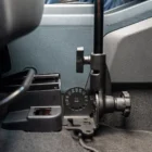 Tablet-telineen kiinnitysautoon onnistuu helposti